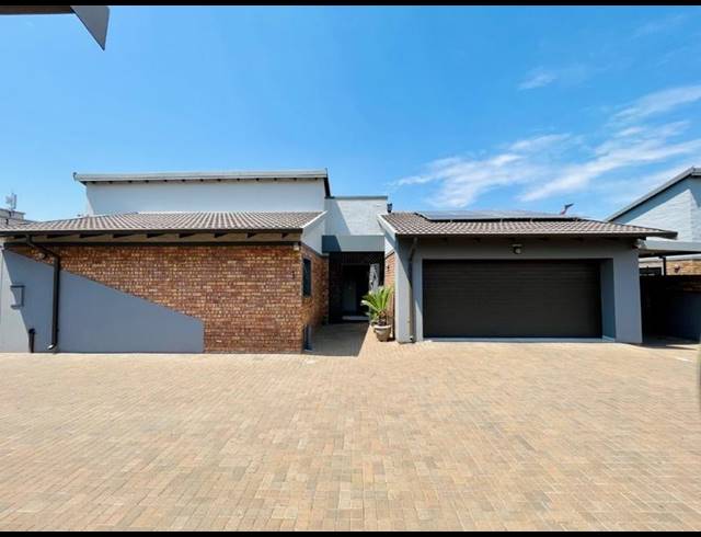 3 BEDROOM CLUSTER FOR SALE IN BRACKENHURST
